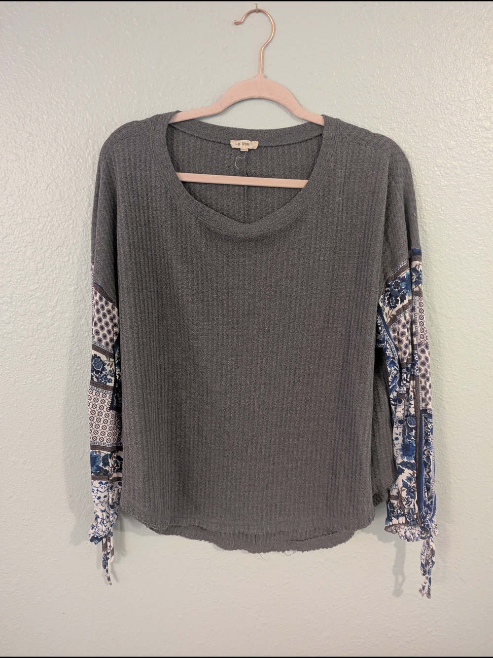 Women's Grey Knit Long-Sleeve Top with Blue Patterned Sleeves